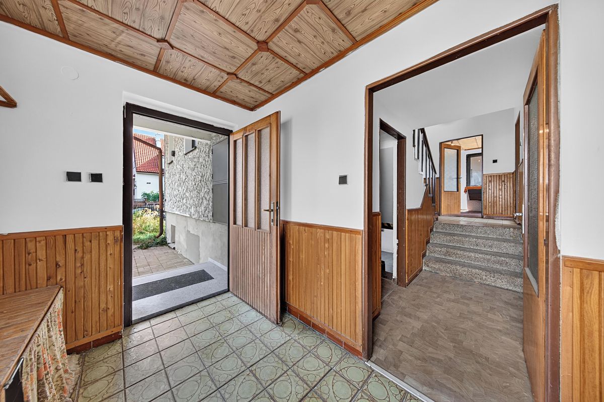 Prodej rodinného domu 196 m², pozemek 863 m² – fotografie 4