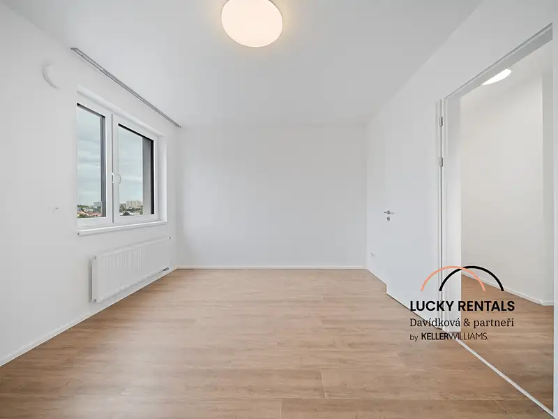Pronájem bytu 1+kk 32 m², Praha – náhled fotky 3
