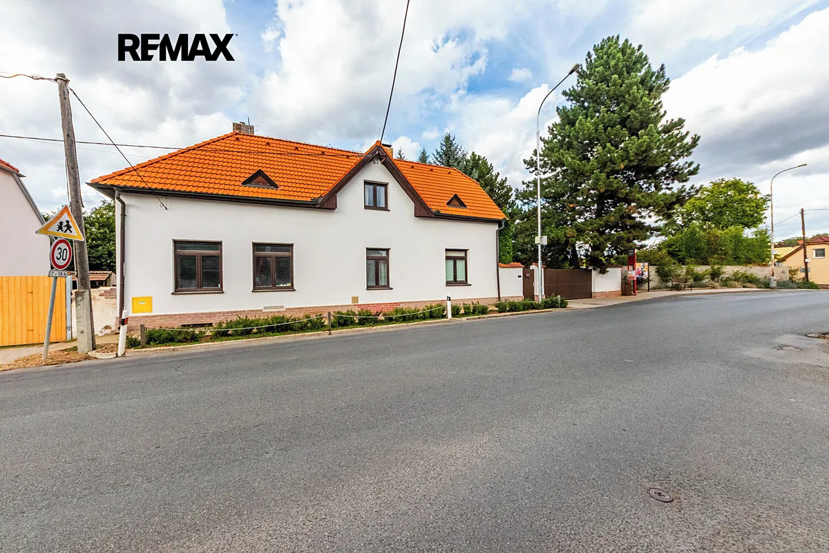 Prodej rodinného domu 344 m², pozemek 1030 m²