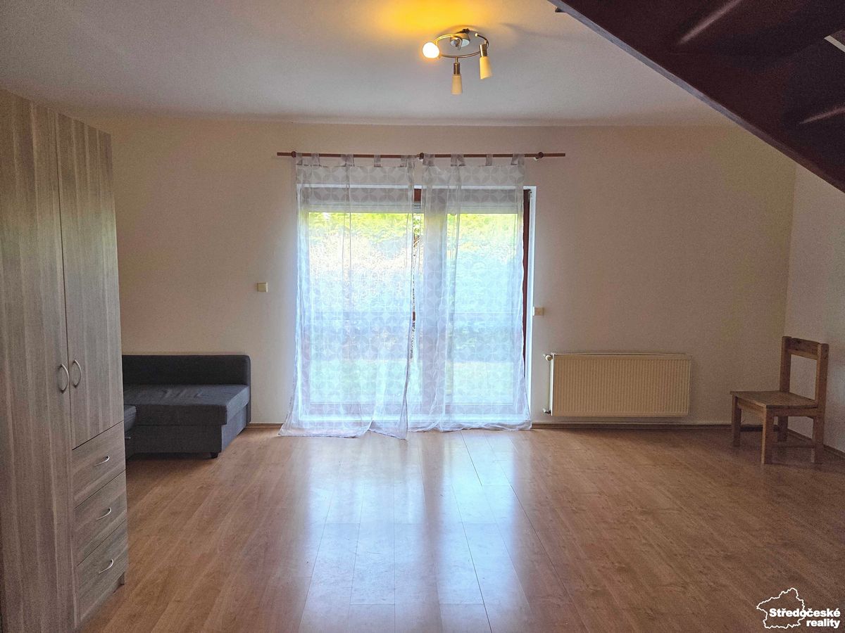 Pronájem rodinného domu 160 m², pozemek 180 m² – fotografie 4