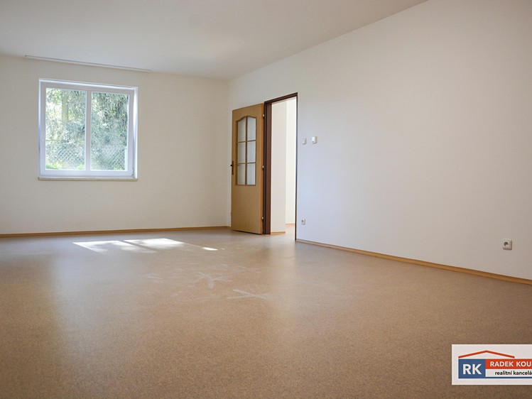 Pronájem bytu 2+kk, 77 m² (9 z 22)