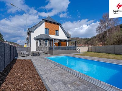 Prodej rodinného domu 350 m², pozemek 764 m²