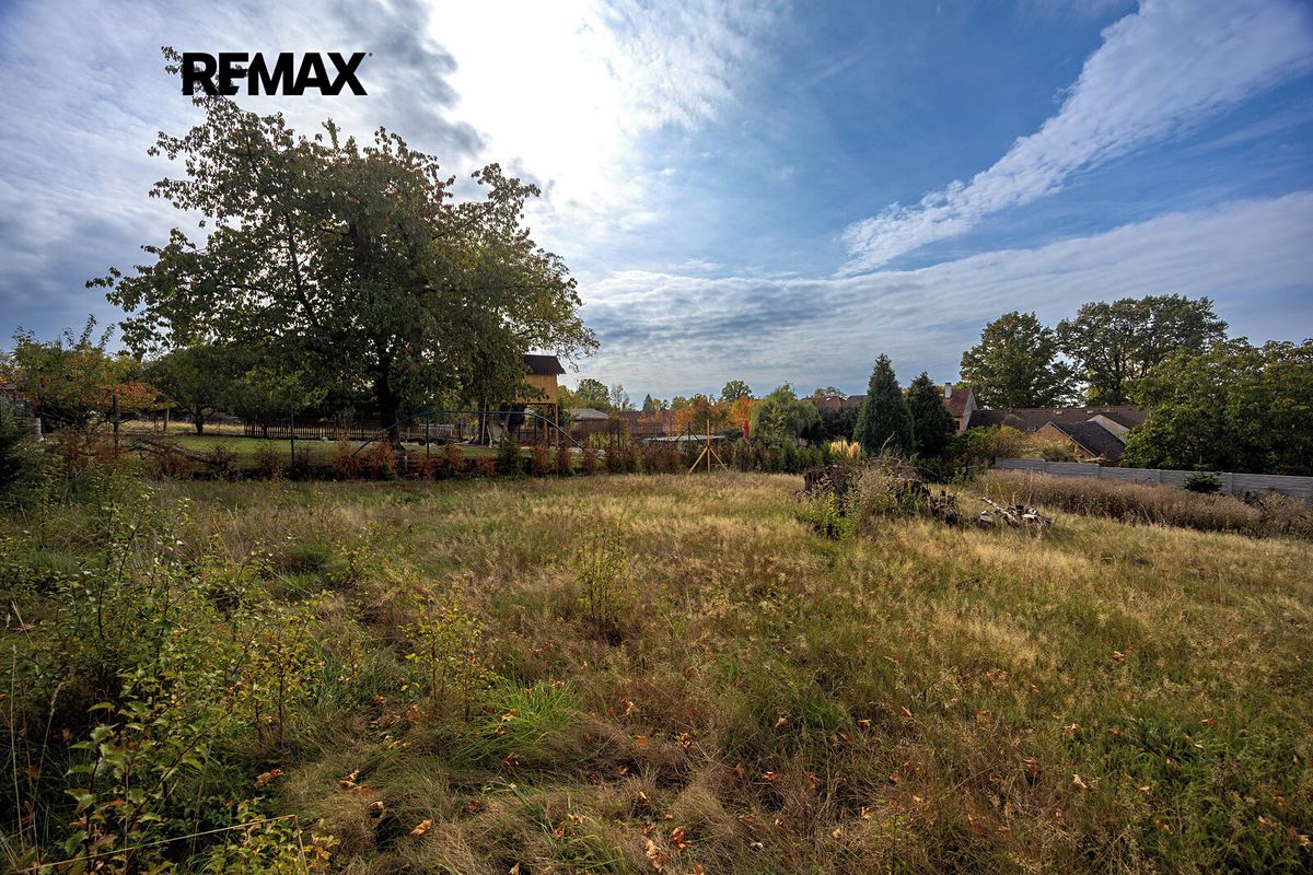 Prodej stavebního pozemku 1366 m² – fotografie 2