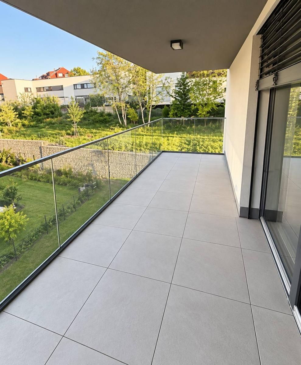 Pronájem bytu 2+kk 70 m² – fotografie 2