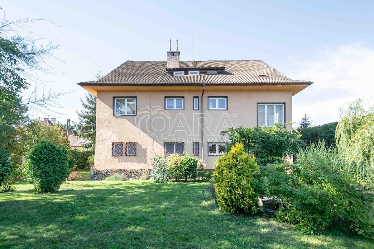 Prodej rodinného domu 411 m², pozemek 814 m² – fotografie 3