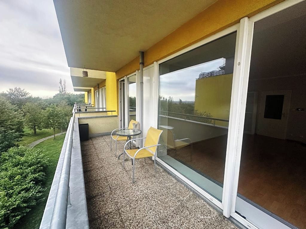 Pronájem bytu 2+kk 66 m² – fotografie 2