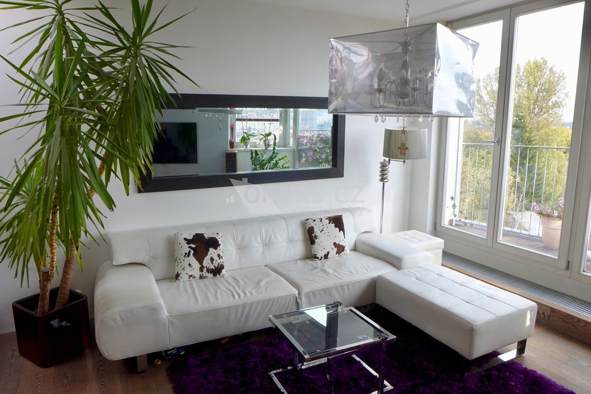Pronájem bytu 2+kk 69 m² – fotografie 3