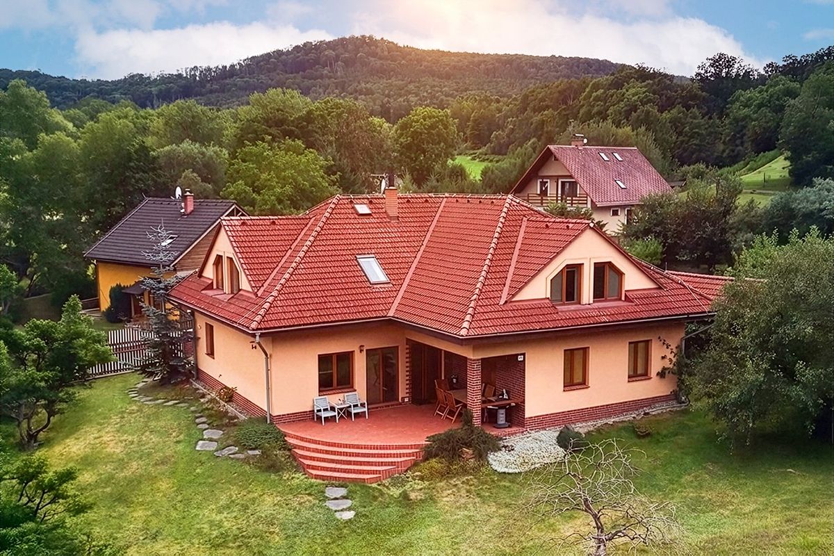 Prodej rodinného domu 310 m², pozemek 4643 m²
