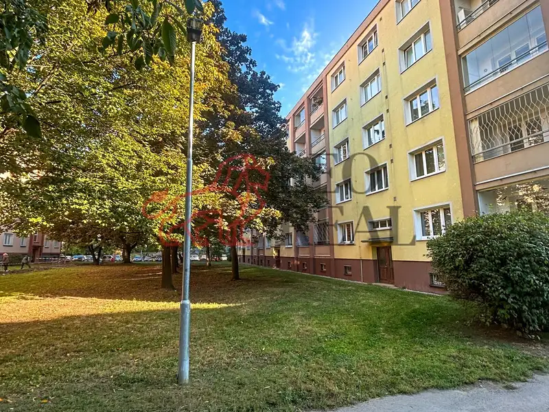 Prodej bytu 1+1 36 m², Praha – náhled fotky 1