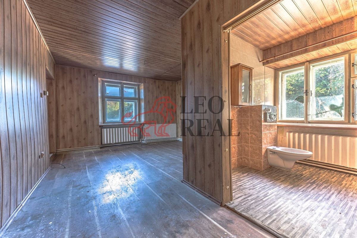 Prodej rodinného domu 500 m², pozemek 986 m² – fotografie 3