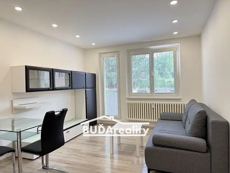Prodej bytu 1+kk 27 m², Zlín – náhled fotky 2