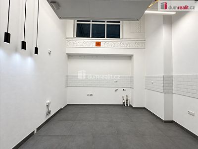 Pronájem obchodního prostoru 14 m²