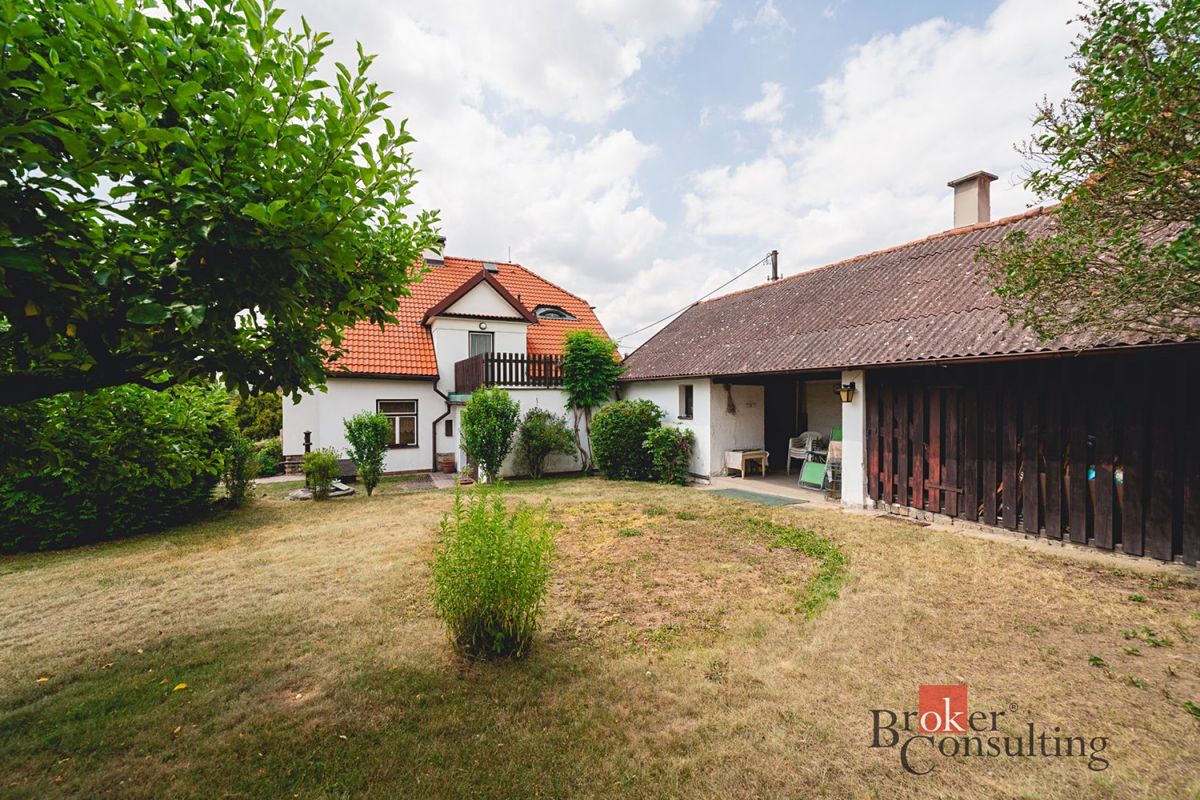Prodej rodinného domu 236 m², pozemek 676 m², Horšovský Týn – fotka 1 z 3