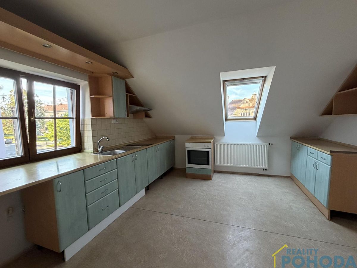 Pronájem bytu 2+1 64 m² – fotografie 2