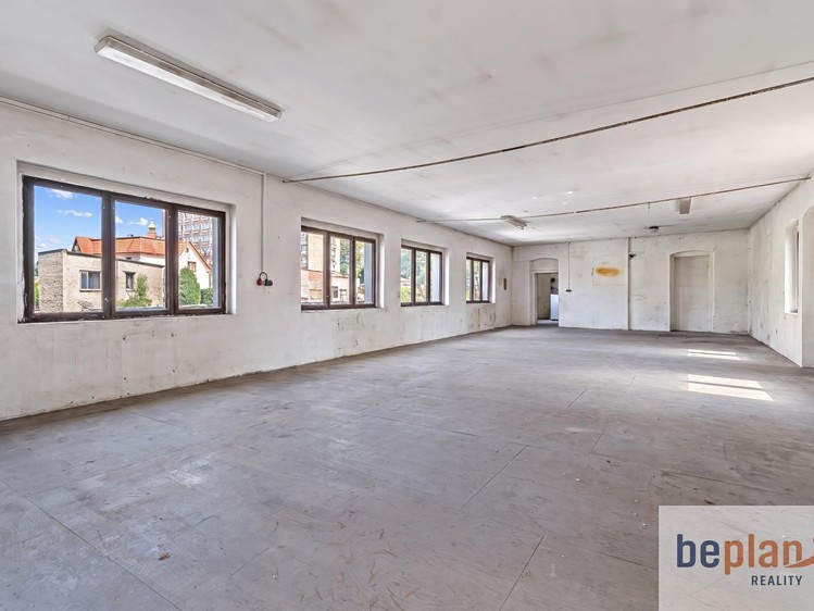 Prodej komerčního prostoru, 7 660 m² (2 z 26)