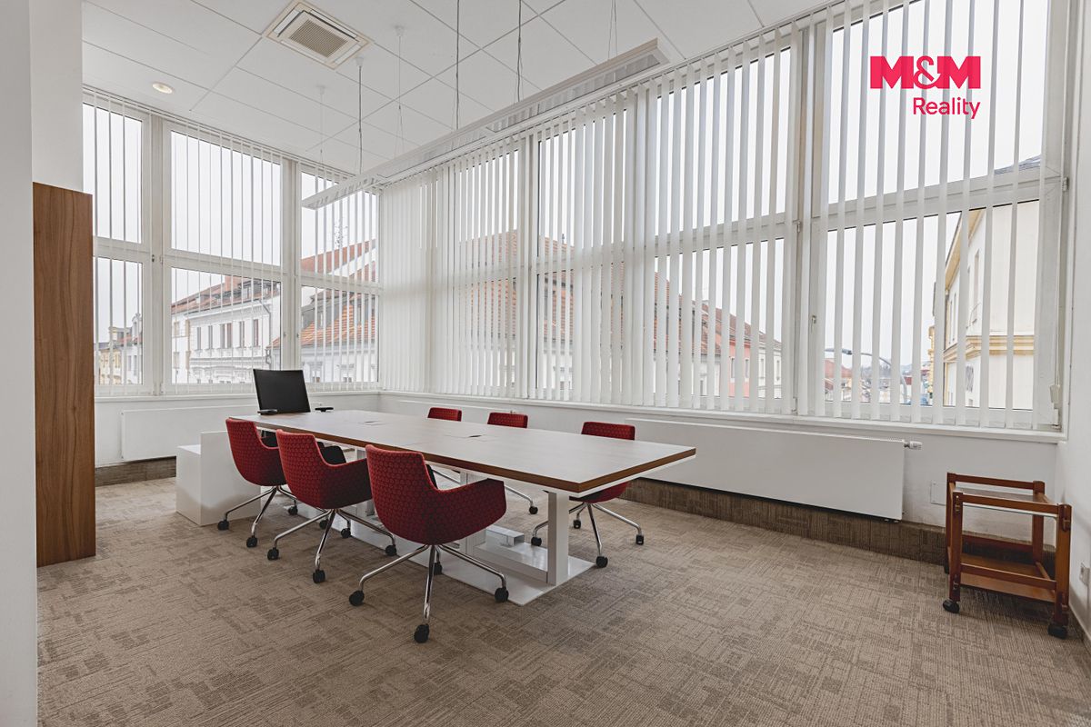 Pronájem kanceláře 396 m² – fotografie 2