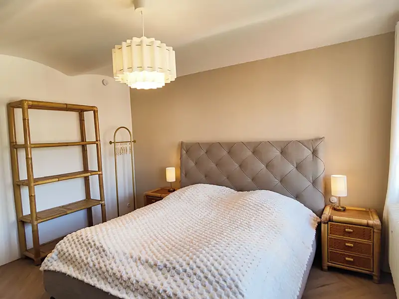 Pronájem bytu 2+kk 143 m², Praha – náhled fotky 3