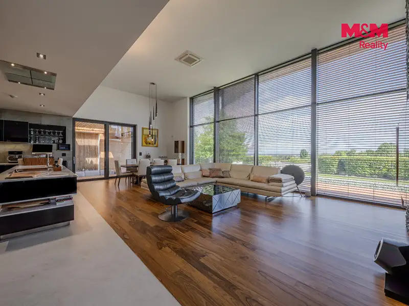 Pronájem rodinného domu 276 m², pozemek 3217 m², Mostkovice – náhled fotky 2