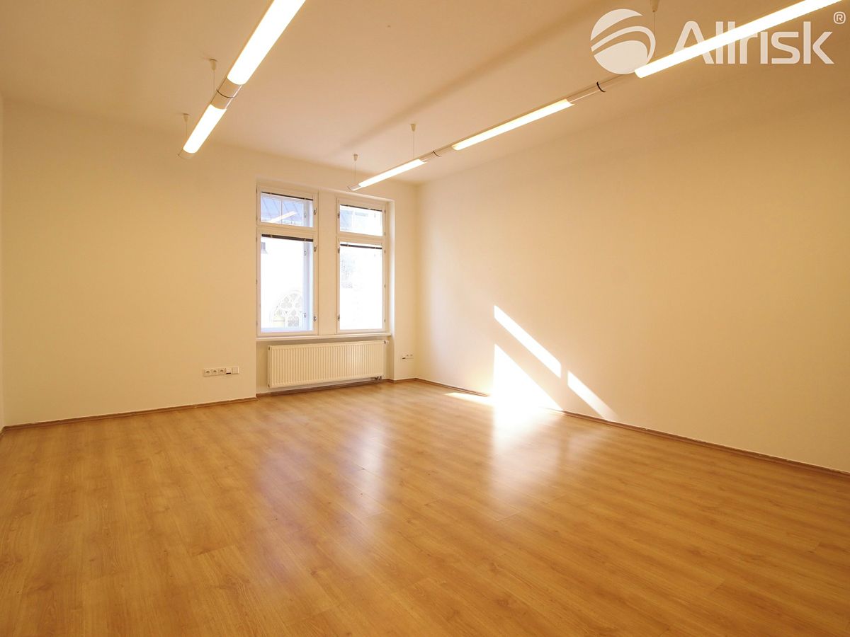 Pronájem kanceláře 87 m²