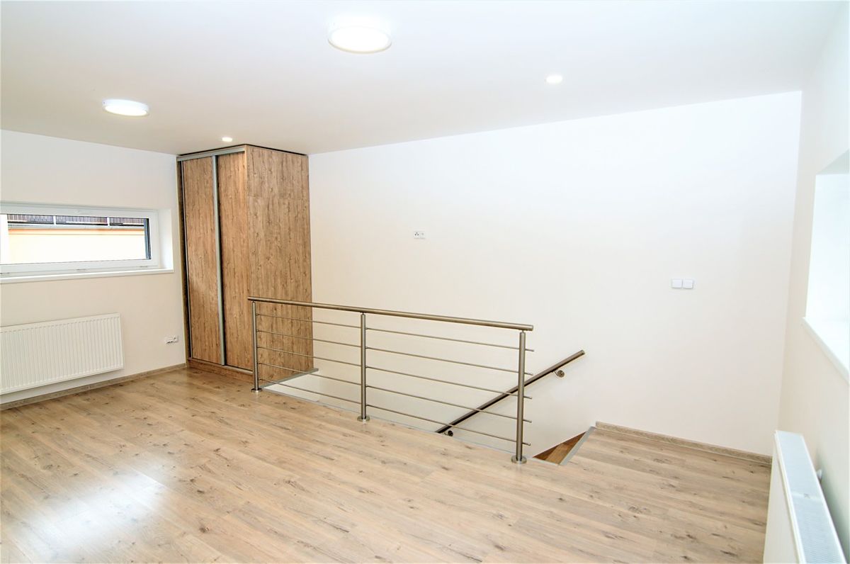 Pronájem bytu 2+kk 44 m² – fotografie 4