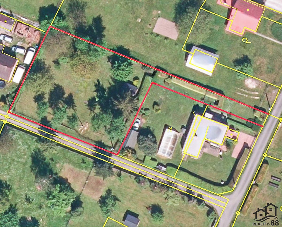 Prodej stavebního pozemku 1370 m²