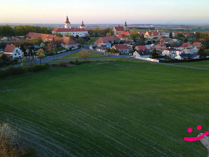 Prodej stavebního pozemku 994 m², Smečno – náhled fotky 1