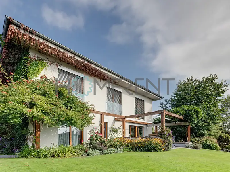 Pronájem vily 240 m², pozemek 1200 m², Nučice – náhled fotky 1
