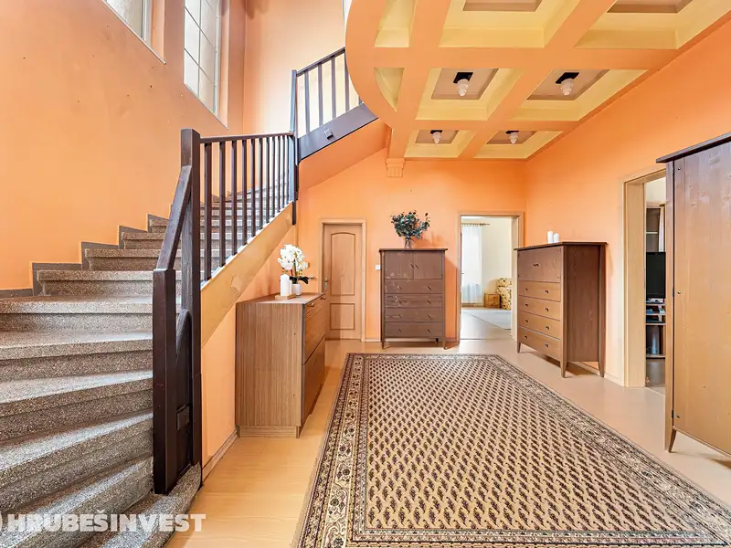 Prodej vily 283 m², pozemek 454 m², Praha – náhled fotky 3
