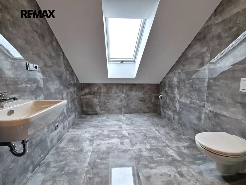Pronájem bytu 2+1 64 m², Lochovice – náhled fotky 3