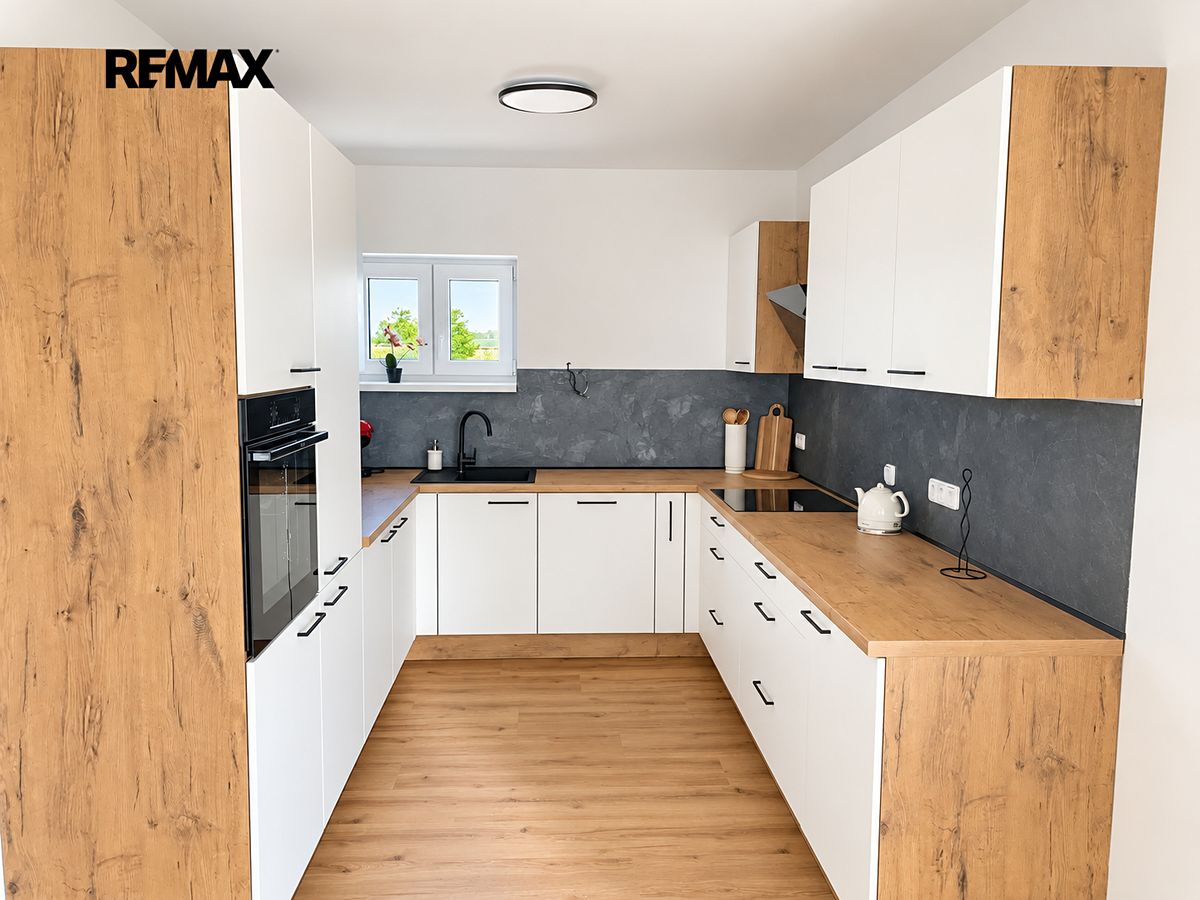 Prodej rodinného domu 101 m², pozemek 663 m² – fotografie 3
