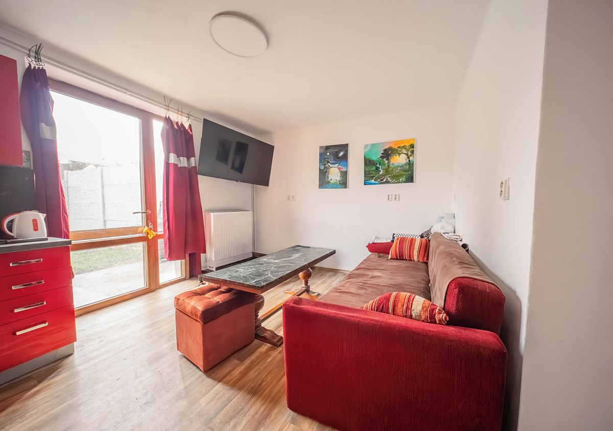 Prodej rodinného domu 100 m², pozemek 399 m² – fotografie 2