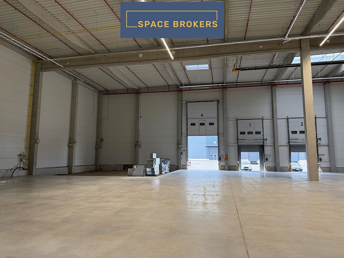 Pronájem skladového prostoru 2880 m² – fotografie 2