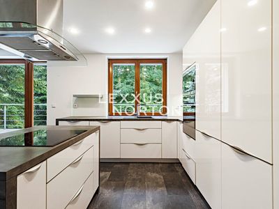 Pronájem rodinného domu 354 m², pozemek 850 m²