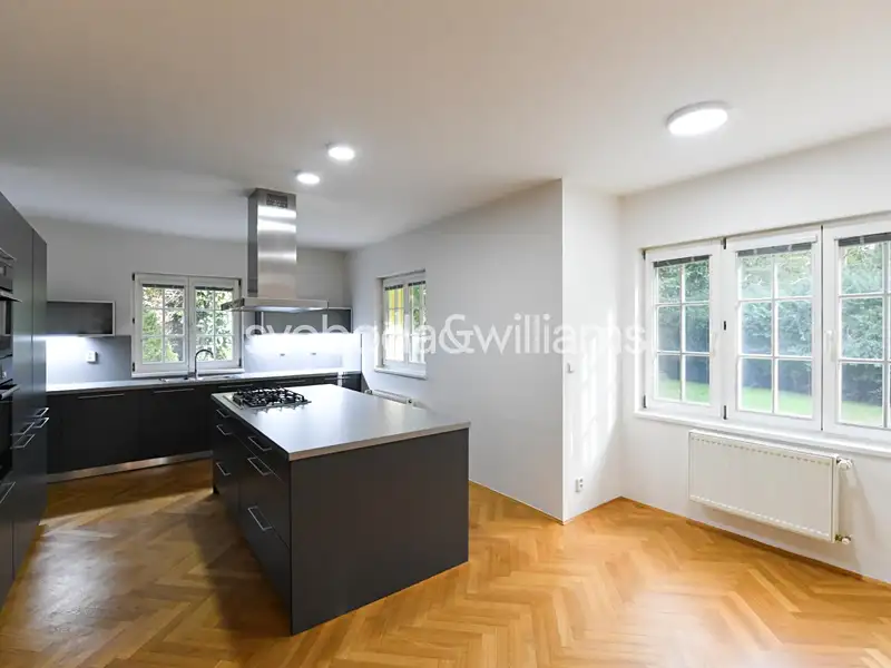 Pronájem rodinného domu 302 m², pozemek 737 m², Praha – náhled fotky 3