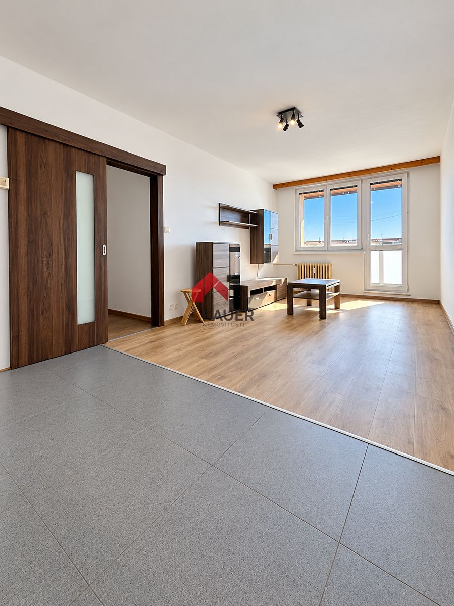 Pronájem bytu 2+kk 48 m² – fotografie 3