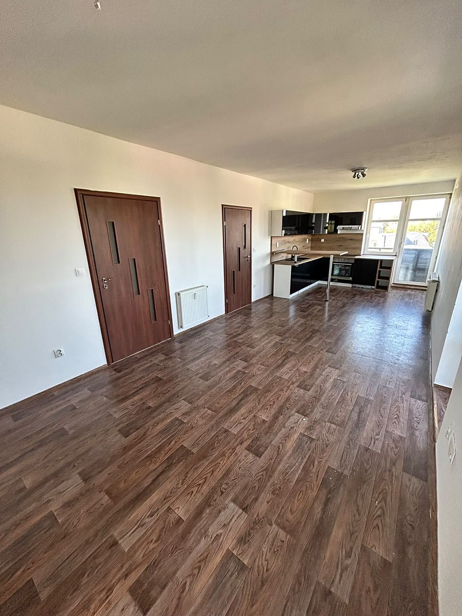 Pronájem bytu 2+1 73 m² – fotografie 4