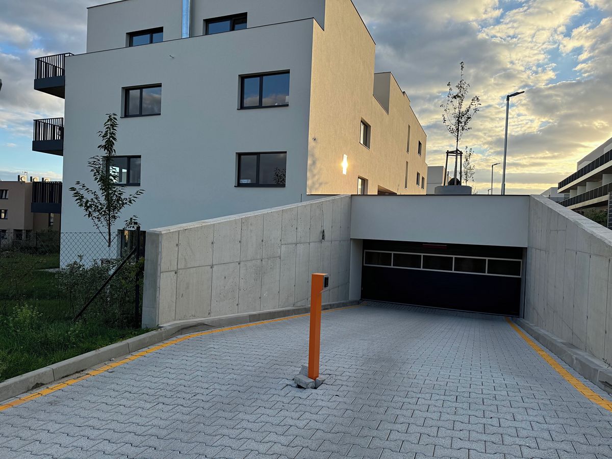 Pronájem bytu 2+kk 45 m² – fotografie 2
