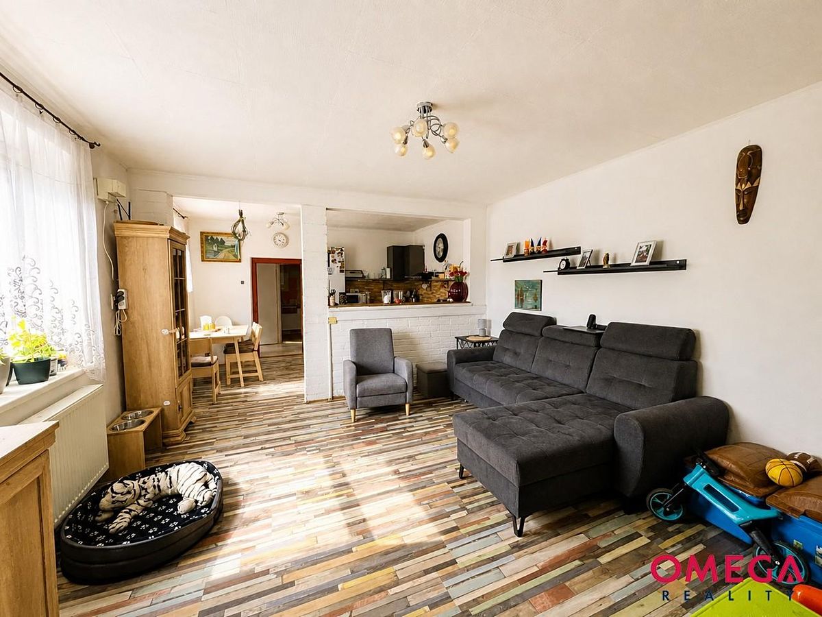 Prodej rodinného domu 134 m², pozemek 944 m² – fotografie 5