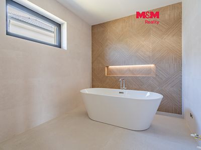 Prodej rodinného domu 216 m², pozemek 1018 m²