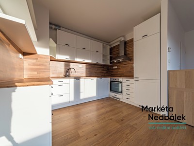 Pronájem bytu 2+kk, 56 m² (2 z 11)