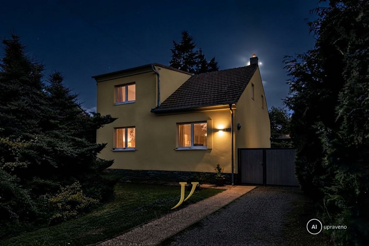 Prodej rodinného domu 160 m², pozemek 1494 m², Cholina – fotka 1 z 3