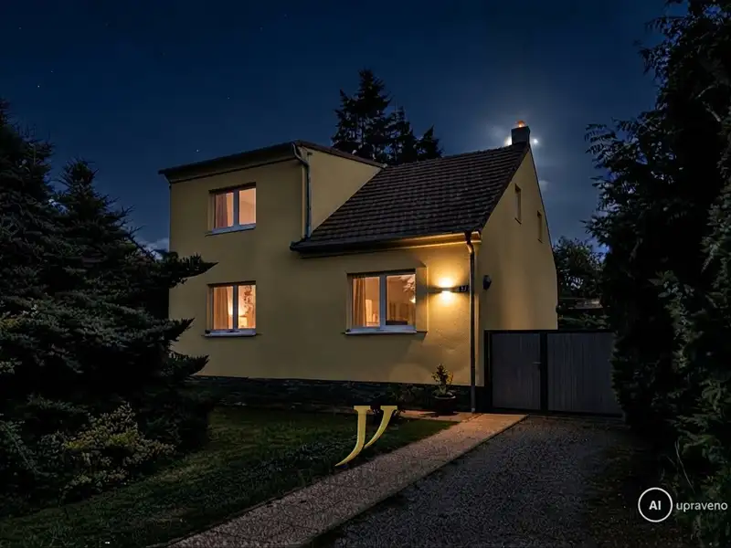Prodej rodinného domu 160 m², pozemek 1494 m², Cholina – náhled fotky 1