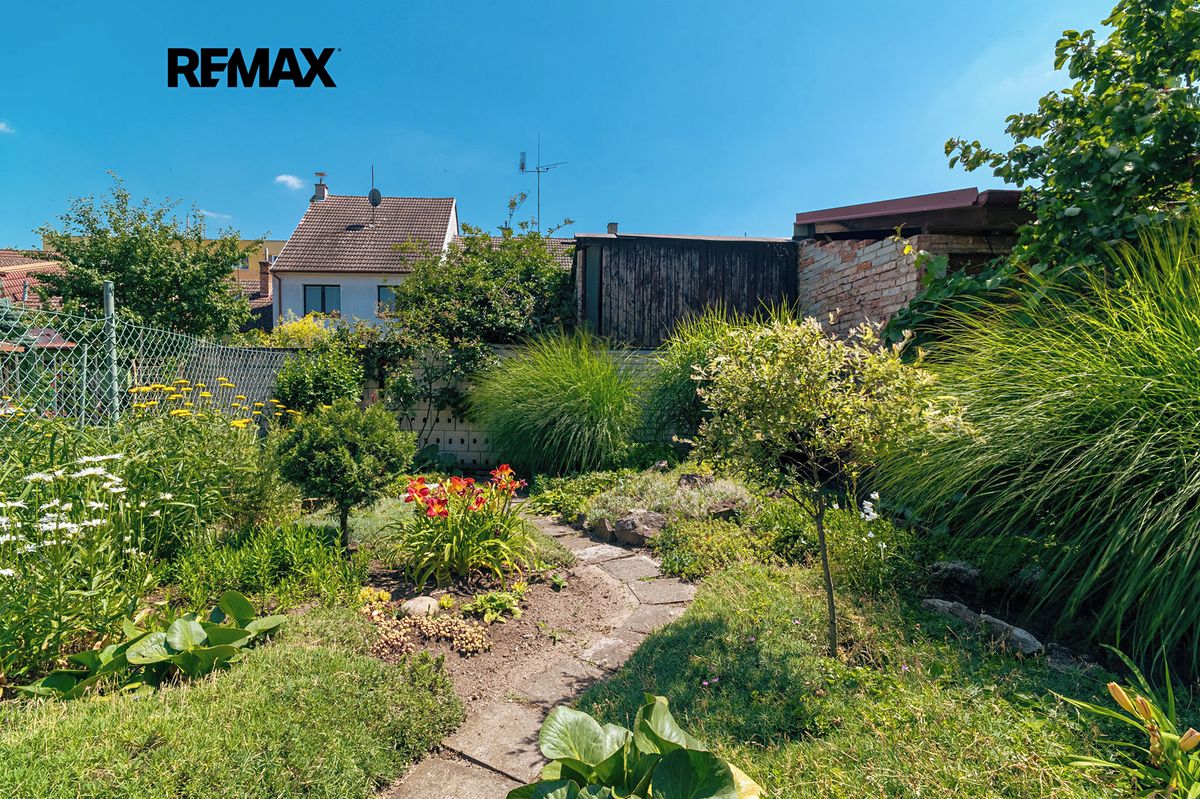 Prodej rodinného domu 276 m², pozemek 181 m² – fotografie 3