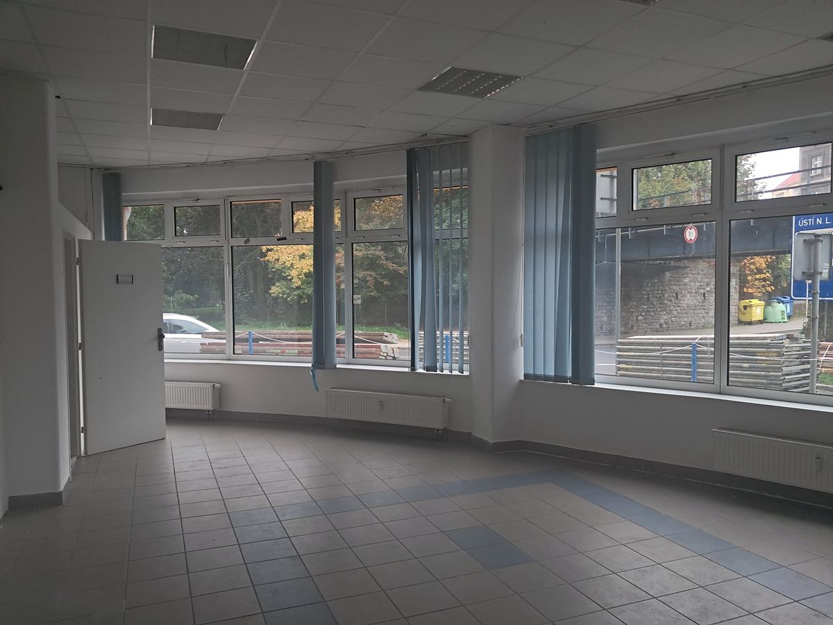 Pronájem obchodního prostoru 95 m² – fotografie 2
