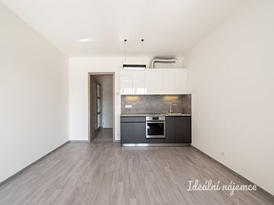 Pronájem bytu 1+kk 30 m²