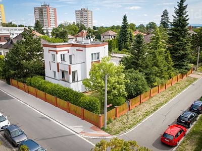 Prodej vily 630 m², pozemek 1103 m²