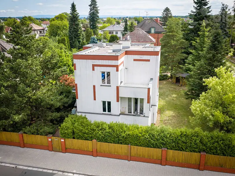 Prodej vily 630 m², pozemek 1103 m², Hradec Králové – náhled fotky 3