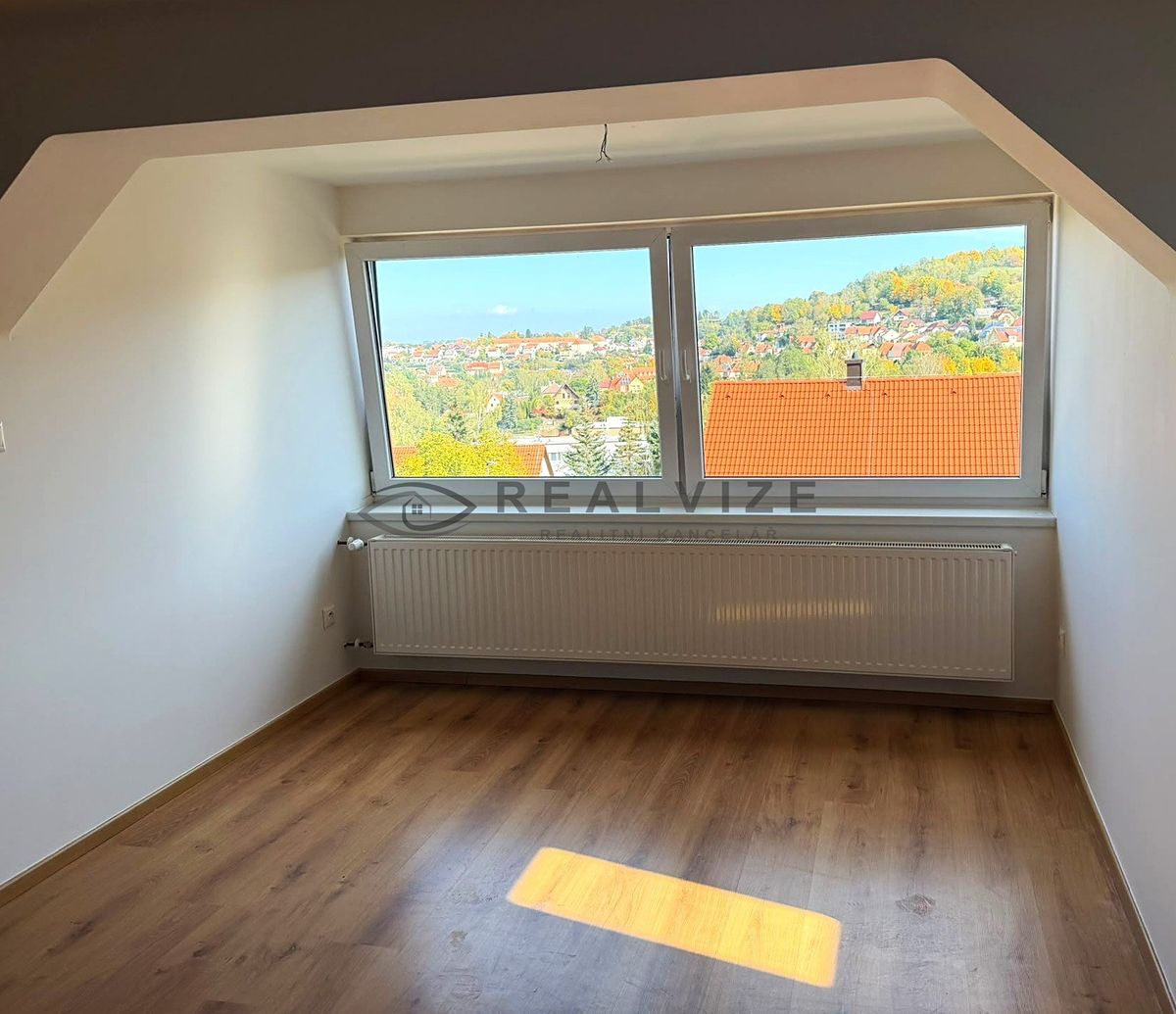 Pronájem bytu 1+kk 37 m² – fotografie 3