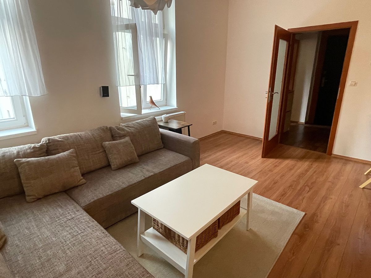 Pronájem bytu 2+kk 56 m² – fotografie 3