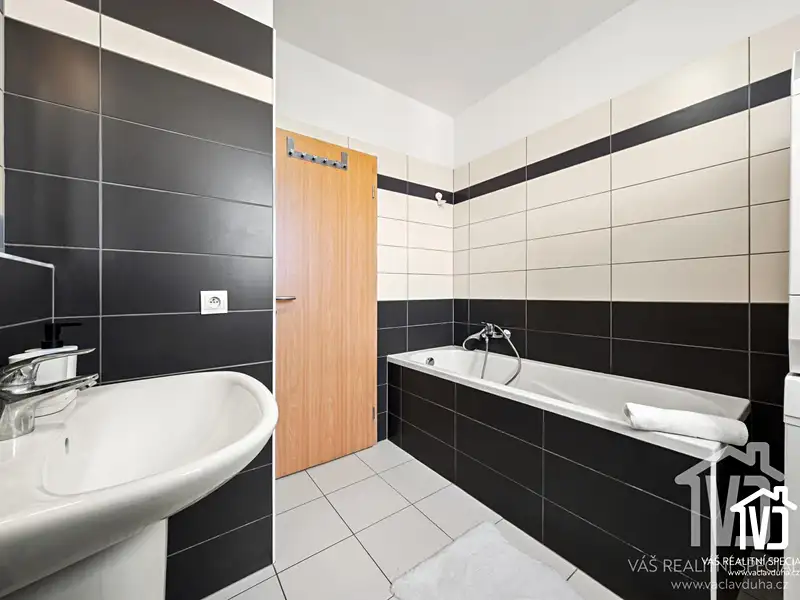 Prodej rodinného domu 102 m², pozemek 200 m², Králův Dvůr – náhled fotky 3
